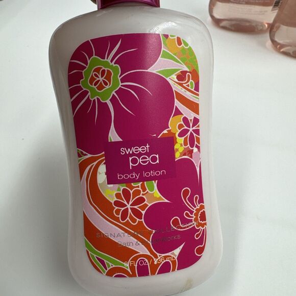Bath & Body Works Sweet Pea Body Lotion & 2 Shower Gels - Picture 7 of 11